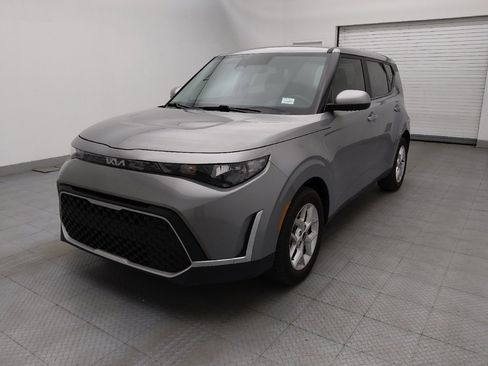 Used 2023 Kia Soul LX w/ LX Technology Package image 15