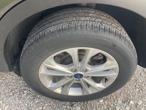 Used 2017 Ford Escape SE AWD/4WD image 10