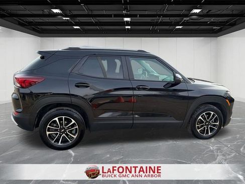 Used 2025 Chevrolet TrailBlazer LT image 9