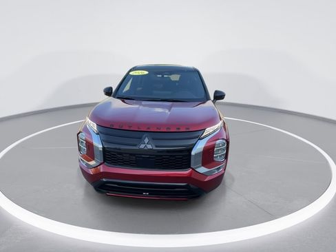 New 2026 Mitsubishi Outlander AWD image 3