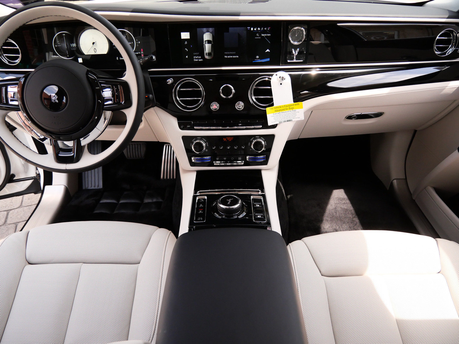 Certified 2025 Rolls-Royce Ghost AWD/4WD image 4