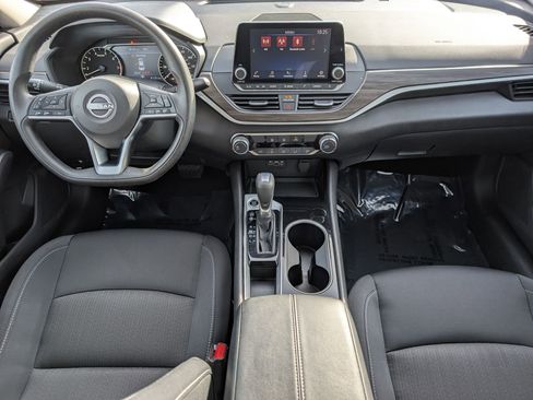 Used 2024 Nissan Altima 2.5 SV image 15