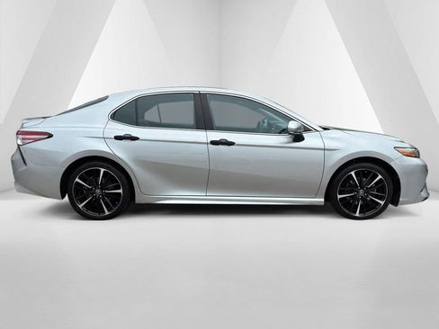 Used 2018 Toyota Camry XSE FWD image 8