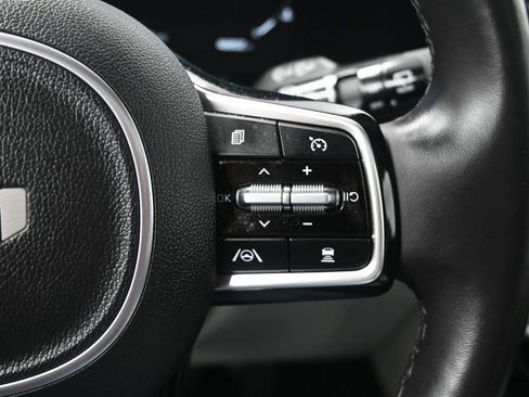 Certified 2024 Kia Carnival SX Prestige image 26