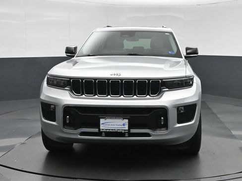 Used 2021 Jeep Grand Cherokee L Overland w/ MOPAR Finishing Package AWD/4WD image 2