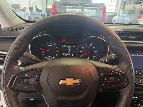 Used 2023 Chevrolet TrailBlazer LT w/ Convenience Package image 6
