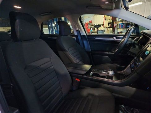 Used 2018 Ford Fusion SE w/ Fusion SE Technology Package image 20
