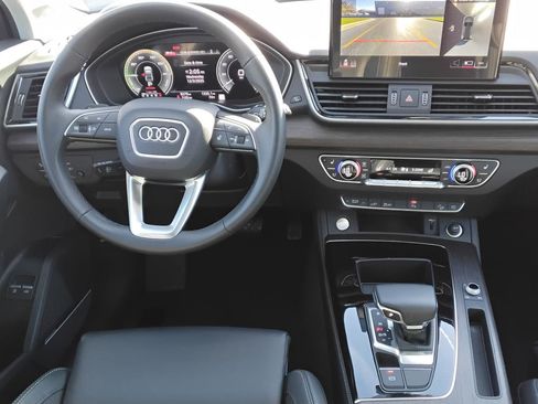 Certified 2025 Audi Q5 e Premium Plus w/ Premium Plus Package image 21