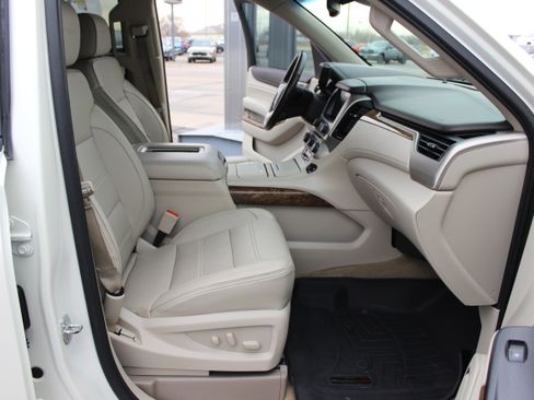 Used 2015 GMC Yukon XL Denali image 16