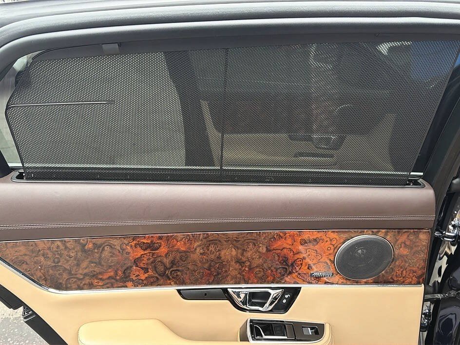 Used 2019 Jaguar XJ L Portfolio AWD/4WD image 8