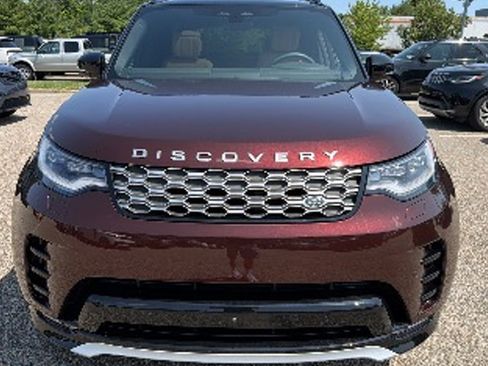 Used 2026 Land Rover Discovery Limited Edition AWD/4WD image 2
