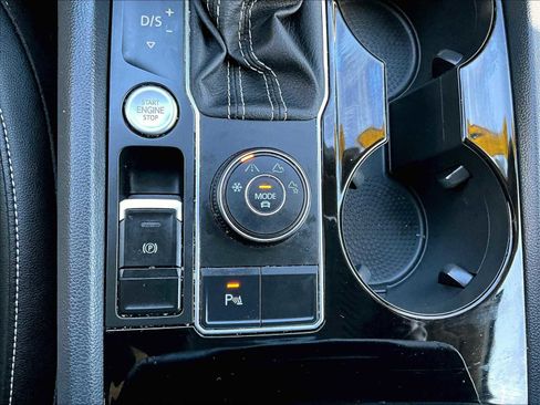 Used 2022 Volkswagen Atlas SE image 28