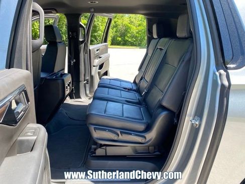 Used 2025 Chevrolet Suburban Z71 AWD/4WD image 37