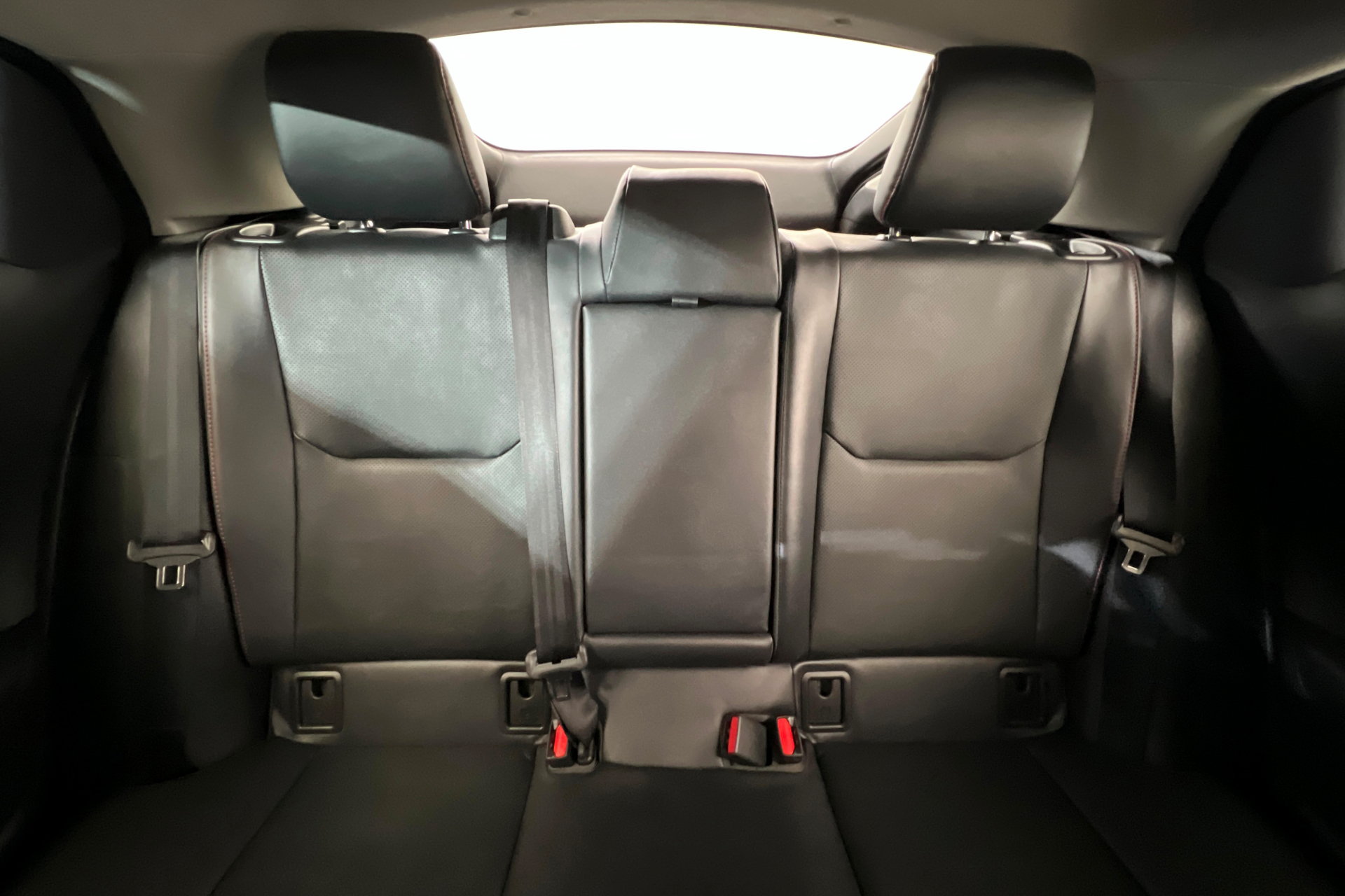 Certified 2025 Toyota Prius Plug-In Hybrid FWD image 26
