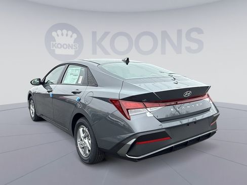 New 2026 Hyundai Elantra SE image 4