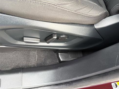 Used 2022 Ford Explorer XLT image 8