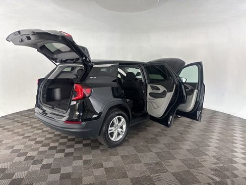 Used 2024 GMC Terrain SLE image 19