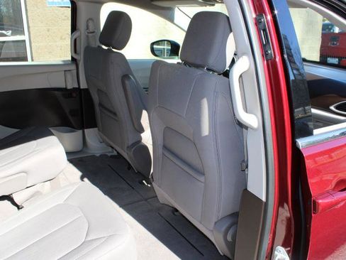 Used 2021 Chrysler Voyager LX image 15