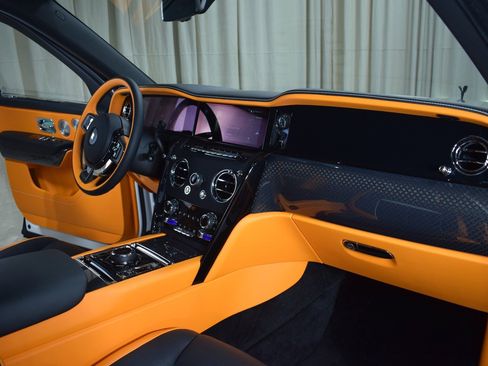 New 2026 Rolls-Royce Cullinan Black Badge image 25