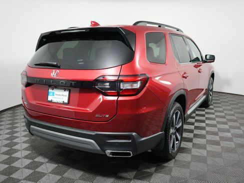 Used 2025 Honda Pilot Elite image 5