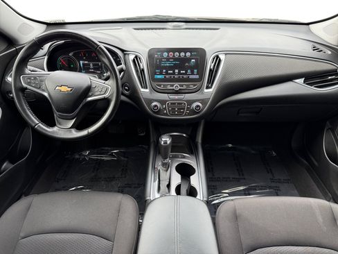 Used 2018 Chevrolet Malibu Hybrid w/ Driver Confidence Package image 10