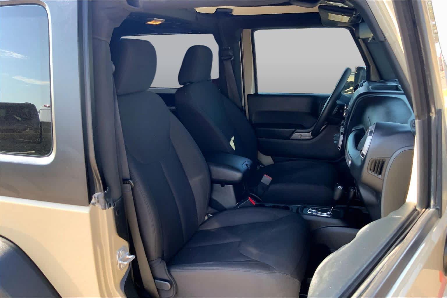 Used 2017 Jeep Wrangler Sport AWD/4WD image 9
