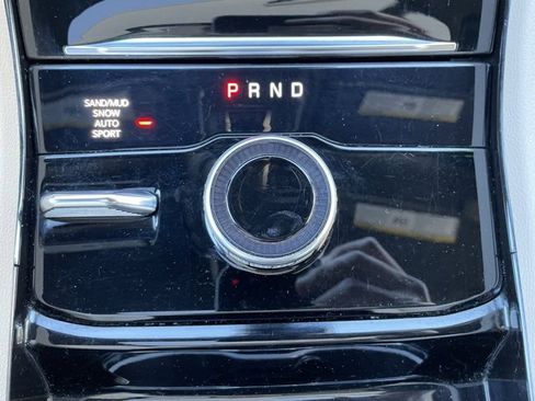 Used 2023 Jeep Grand Cherokee Limited w/ Luxury Tech Group II image 23