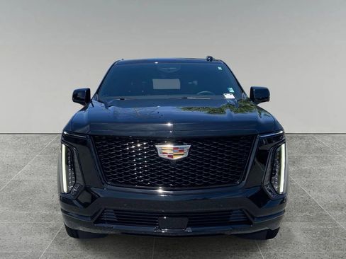 Certified 2025 Cadillac Escalade Sport AWD/4WD image 8