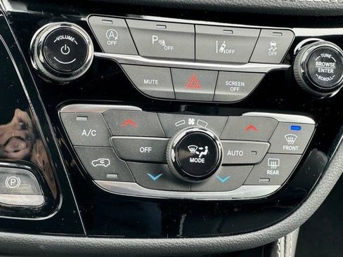 New 2026 Chrysler Pacifica Limited w/ S Appearance Package image 21