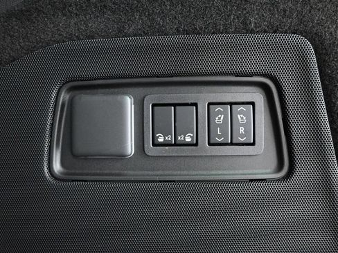 Used 2026 Cadillac Escalade Platinum Sport w/ LPO, ONYX Package AWD/4WD image 39