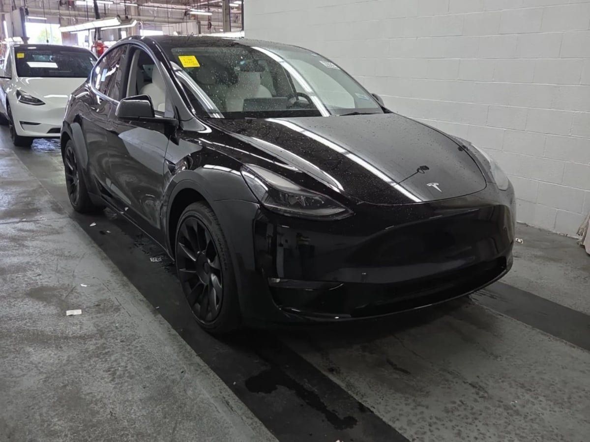 Used 2023 Tesla Model Y Long Range AWD/4WD image 8