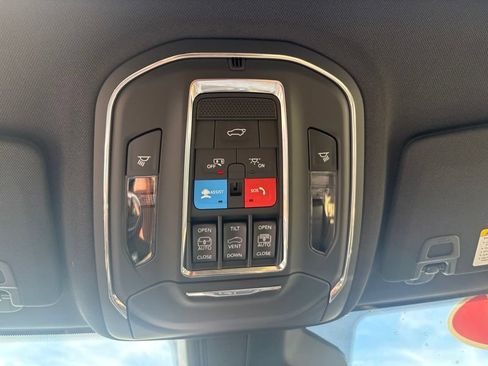 Used 2024 Jeep Grand Cherokee L Limited AWD/4WD image 47