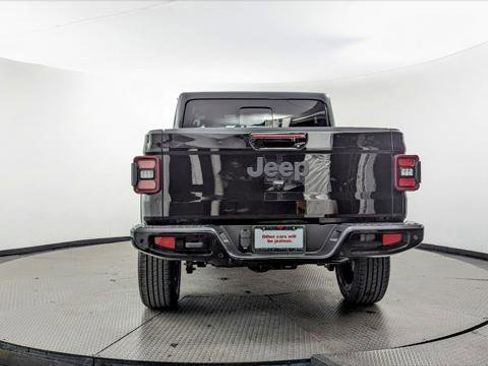 Used 2023 Jeep Gladiator Overland image 7