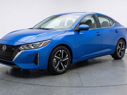 Used 2025 Nissan Sentra SV image 3