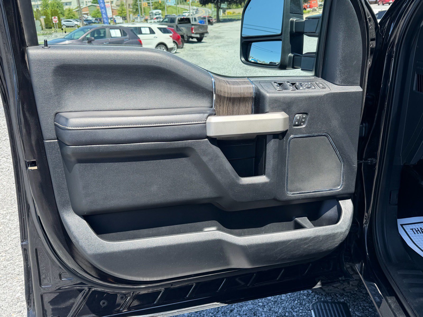 Used 2020 Ford F250 Lariat w/ Lariat Ultimate Package AWD/4WD image 24