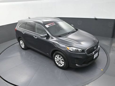 Used 2019 Kia Sorento AWD w/ LX Convenience Package image 12