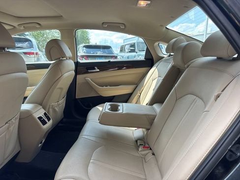 Used 2017 Hyundai Sonata Limited w/ Tech Package 03 FWD image 11