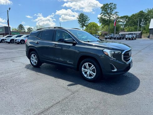 Used 2018 GMC Terrain SLE w/ Driver Convenience Package image 4