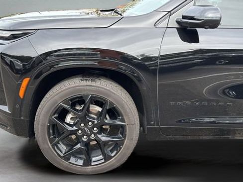 Used 2024 Chevrolet Traverse RS image 27
