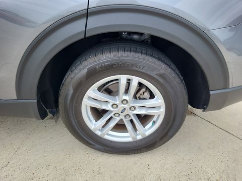 Used 2024 Ford Explorer XLT w/ Equipment Group 202A RWD image 27