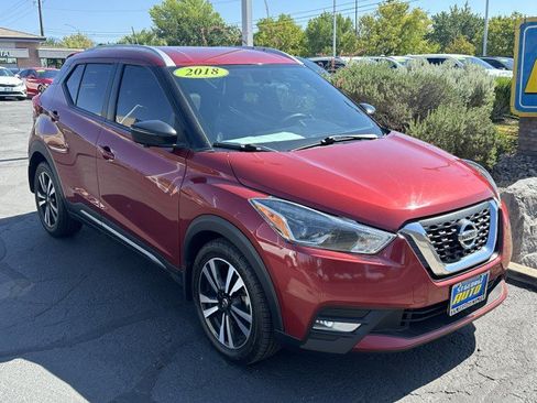 Used 2018 Nissan Kicks SR w/ Premium Package FWD image 1