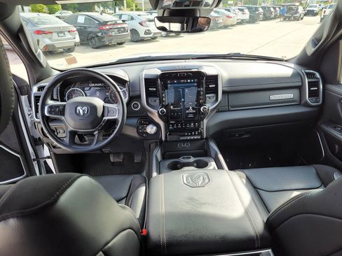 Used 2023 RAM 1500 Laramie AWD/4WD image 16