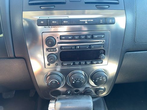 Used 2009 HUMMER H3T Adventure AWD/4WD image 5