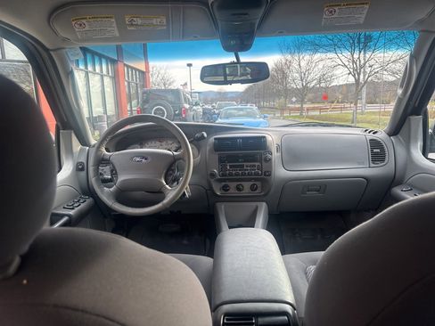 Used 2003 Ford Explorer Sport Trac XLT image 37