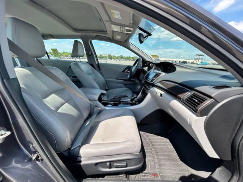 Used 2017 Honda Accord EX-L image 10