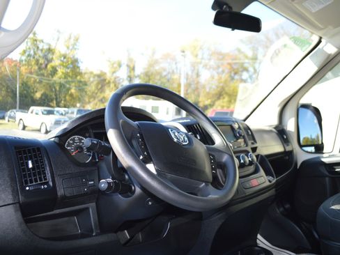 Used 2021 RAM ProMaster 3500 w/ Premium Appearance Group image 18