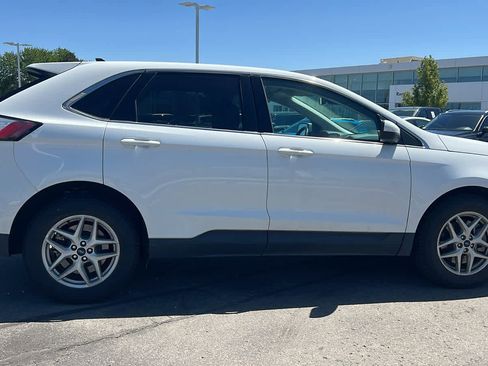 Used 2022 Ford Edge SEL image 4