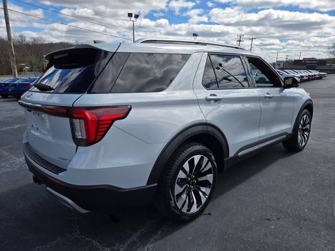 Used 2025 Ford Explorer Platinum w/ LUX Leather Package AWD/4WD image 8