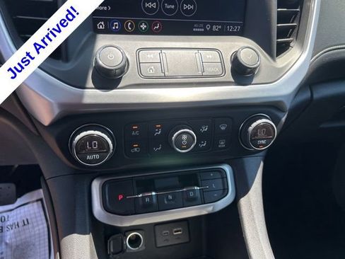 Used 2022 GMC Acadia SLE w/ Driver Convenience Package FWD image 25
