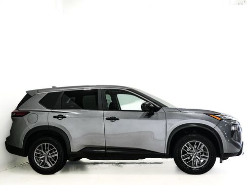 Used 2024 Nissan Rogue S FWD image 4